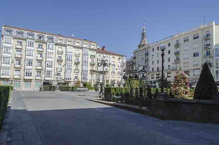 Álava - Vitoria-Gasteiz 29 - plaza de La Provincia.jpg